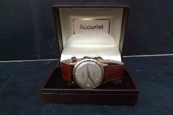 9ct Gold automatic vintage accurist mans wristwatch
