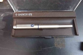 Antique parker fountain pen number 25 comes with case 