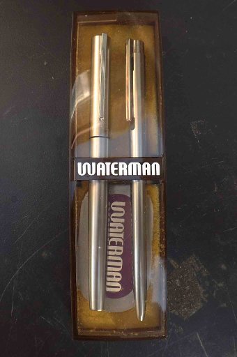 Antique Waterman fountain pen set comes with case 