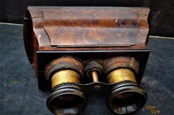 Antique Victorian steroscopic viewer with collection of cards 