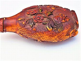 Antique Chinese carved amber snuff bottle and top 