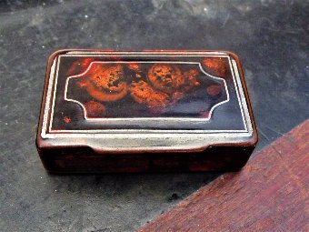 Georgian Tortoise shell with silver inlay snuff Box