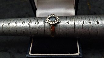 Antique 9ct gold Saphire & diamonds ring