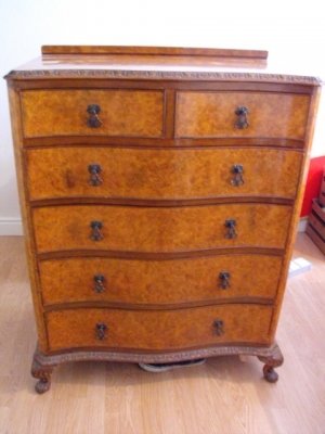 CHEST OF DRAWS FEATURED WALNUT