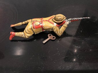 Antique Tin toy of 1ww British sniper made in Germany 