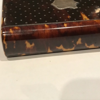 Antique Finest Gentleman’s Cigar case in tortoise shell and silver piquets 