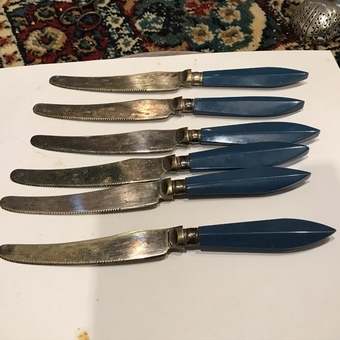 Art Deco set of six Salad or butter knives