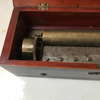 Antique Music box key wind Nico Ferers 