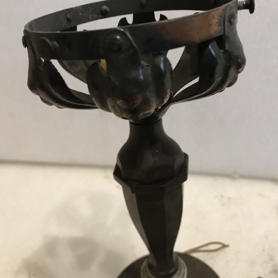 Antique Art Deco Bakelite table lamp needs rewiring 