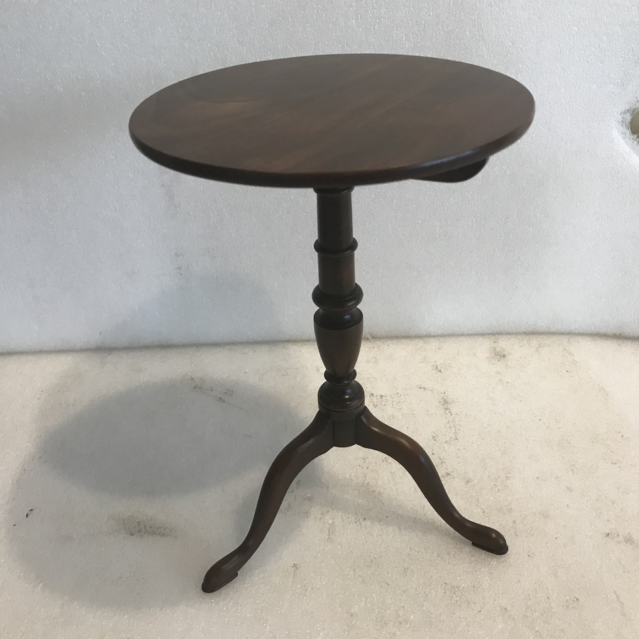 Miniature Georgian tilt top table in the best of mahoganies