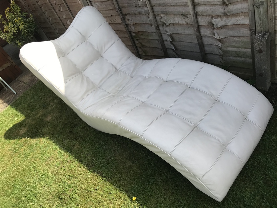 Italian Styled Chaise Longue in White leather circa 1960’s