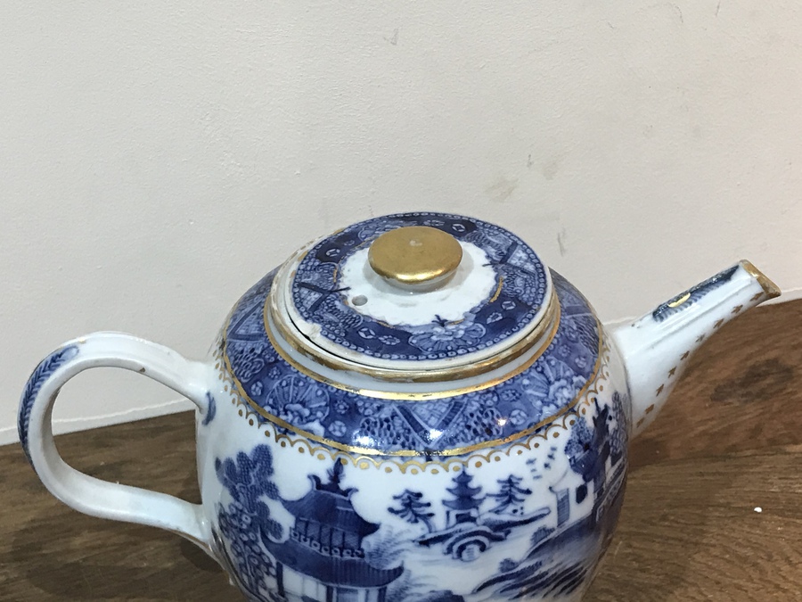 Antique Chinese 18th century teapot