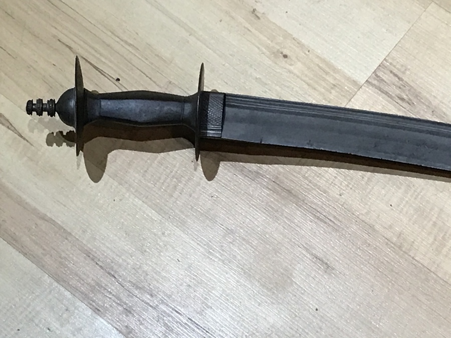 Antique 18th century Oriental sword/weapon
