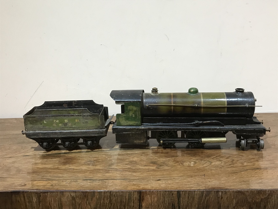 Antique Steam driven Locomotive & tender