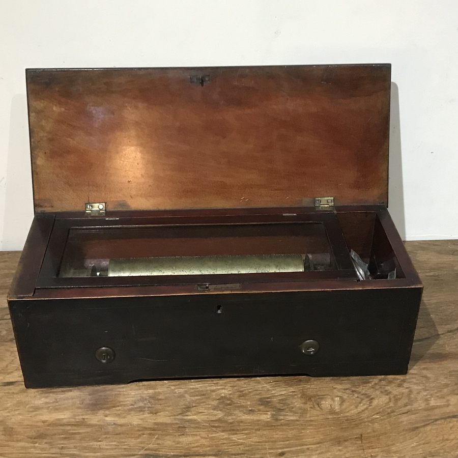 Antique Music box by Girod playing six airs