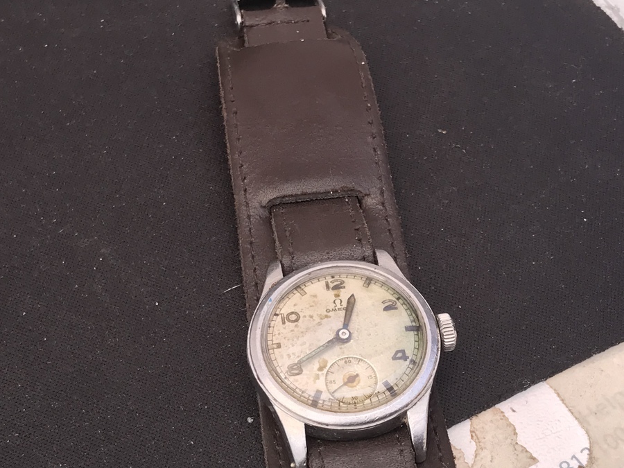 Antique Omega man’s military styled 1940’s wristwatch 