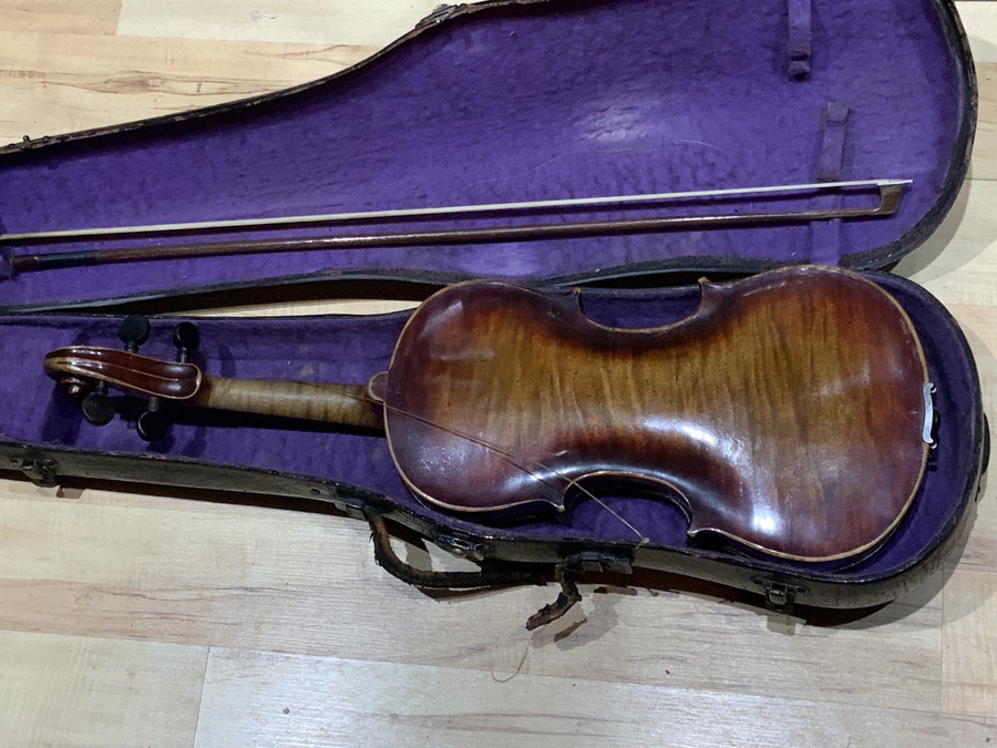 Antique Violin & case with bow Victorian 