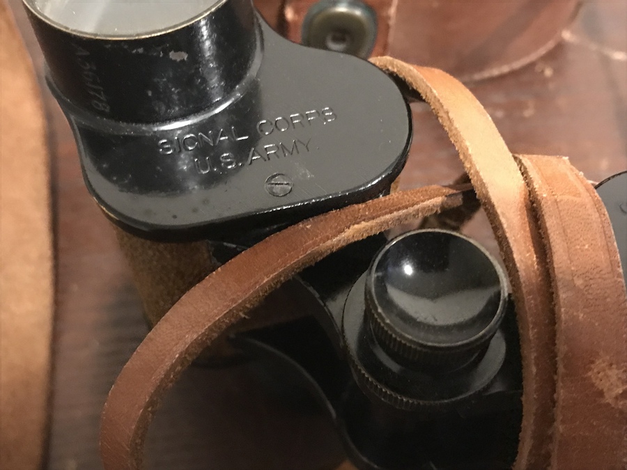 Antique Binoculars USA 2WW in leather case