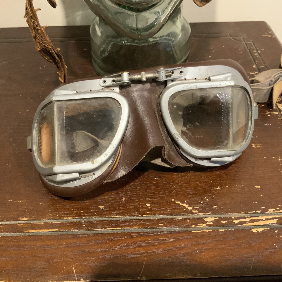 Antique IWW pilots helmet and goggle