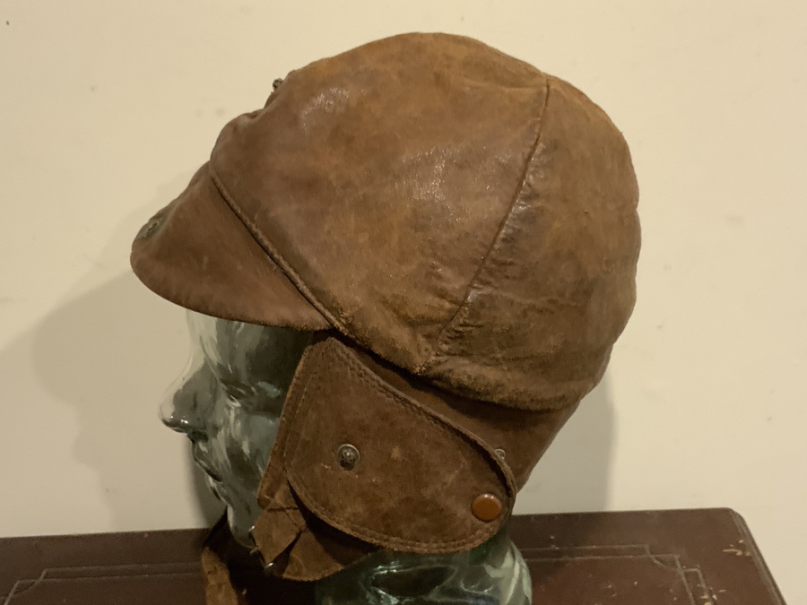 Antique IWW pilots helmet and goggle