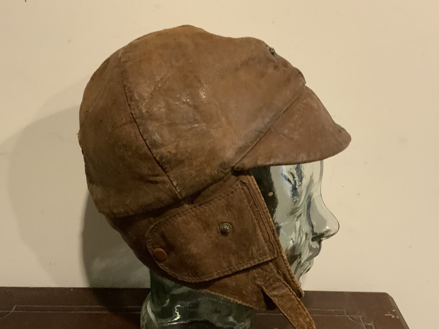 Antique IWW pilots helmet and goggle