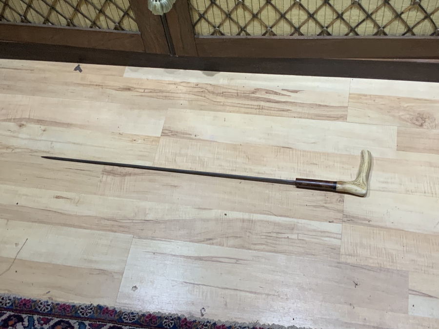 Antique Gentleman’s walking stick sword stick with horn handle grip