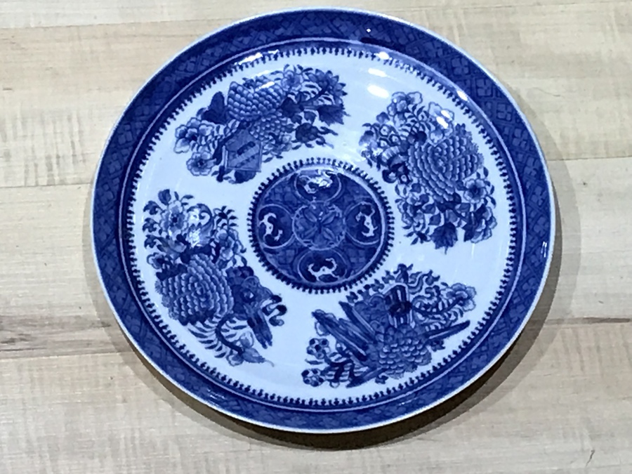 Chinese 19th century serving plate highly decorative