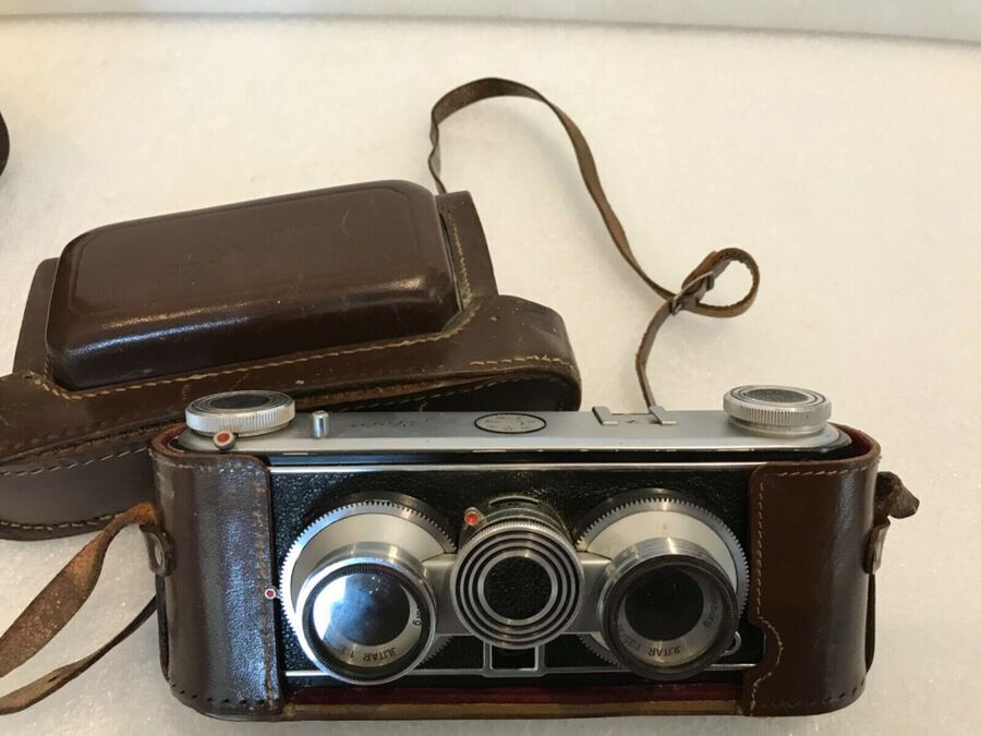 Antique Stereoscopic camera by Leoca