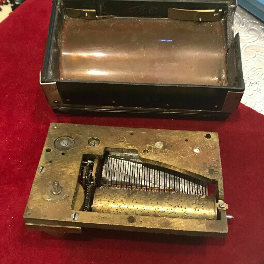 Antique Musical snuff box Victorian