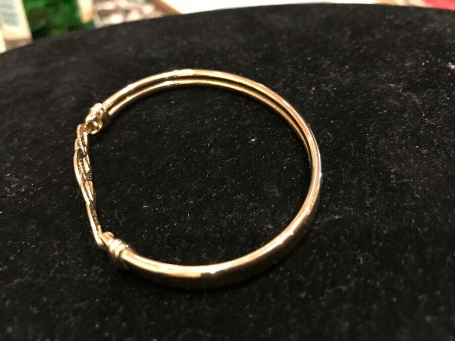 Antique Lady’s 9CT gold Celtic bangle
