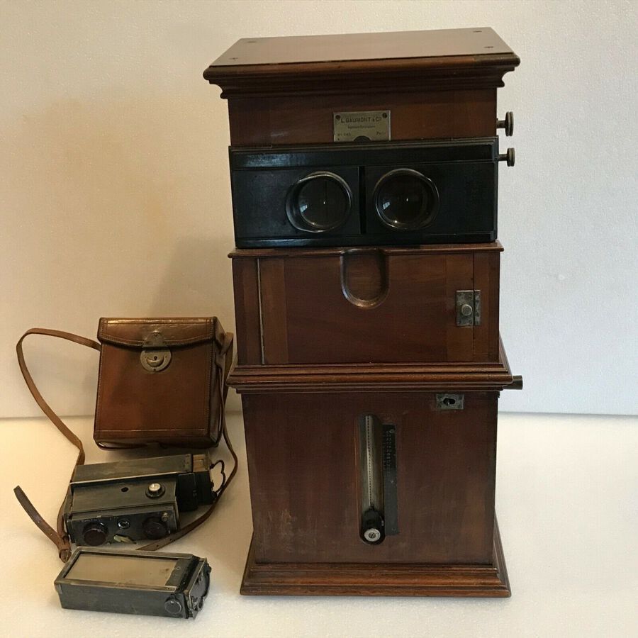 Vintage Stereotype table top camera and family viewer