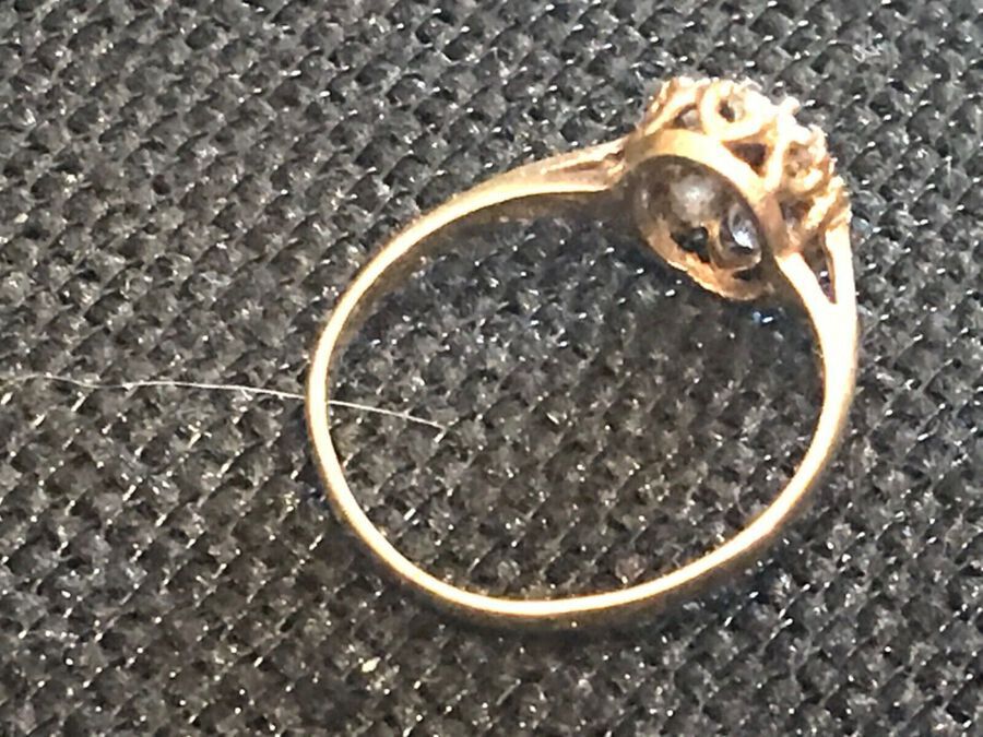 Antique Ring Garnet 9CT