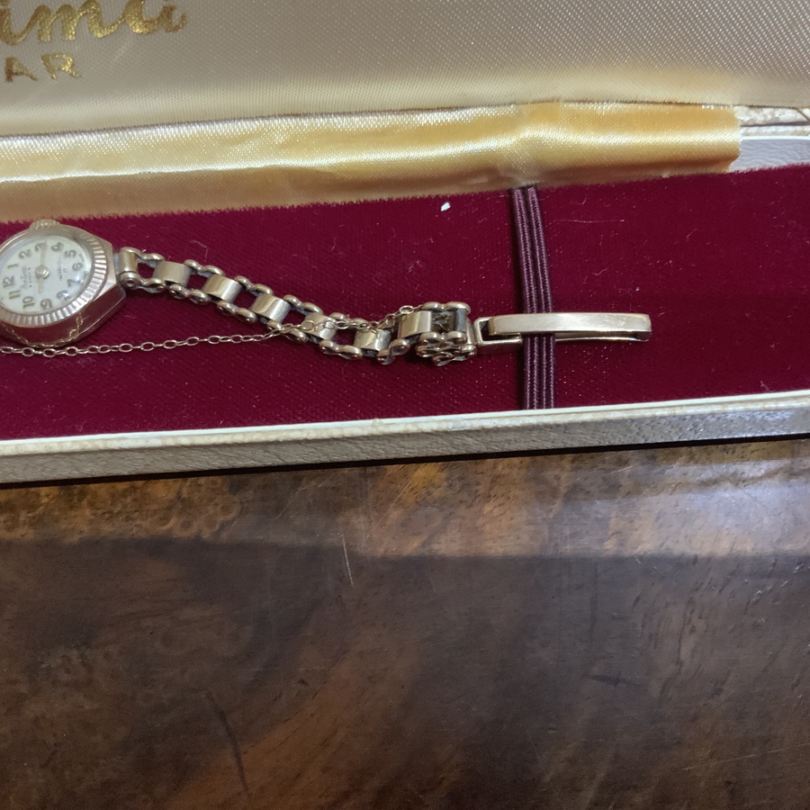 Antique Ladies Gold wristwatch 