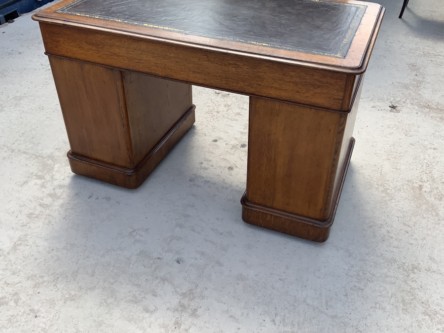 Antique Victorian Golden Oak Pedestal 3 sections Desk 