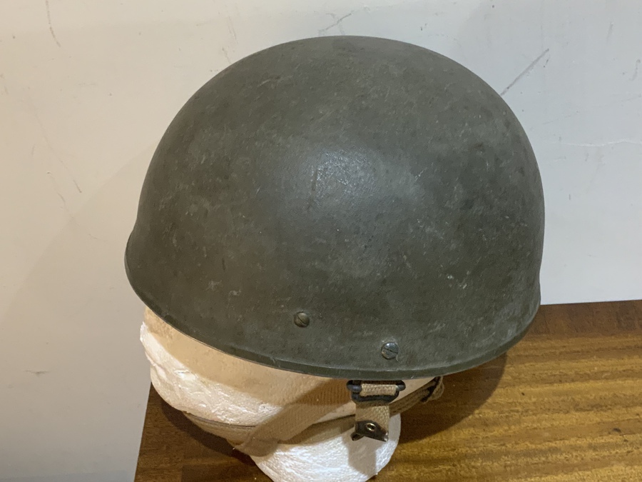 Antique British paratroopers helmet 1943 antimagnetic 