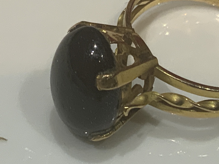 Antique 18CT Gold Ladies Solitaire ring
