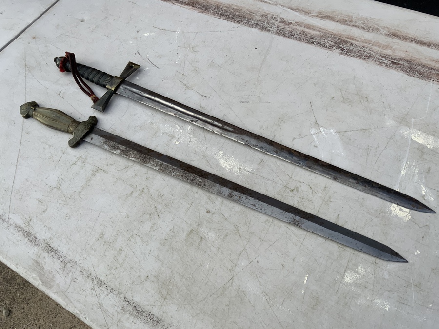 Antique Masonic Chinese swords in Shagreen scabbard 
