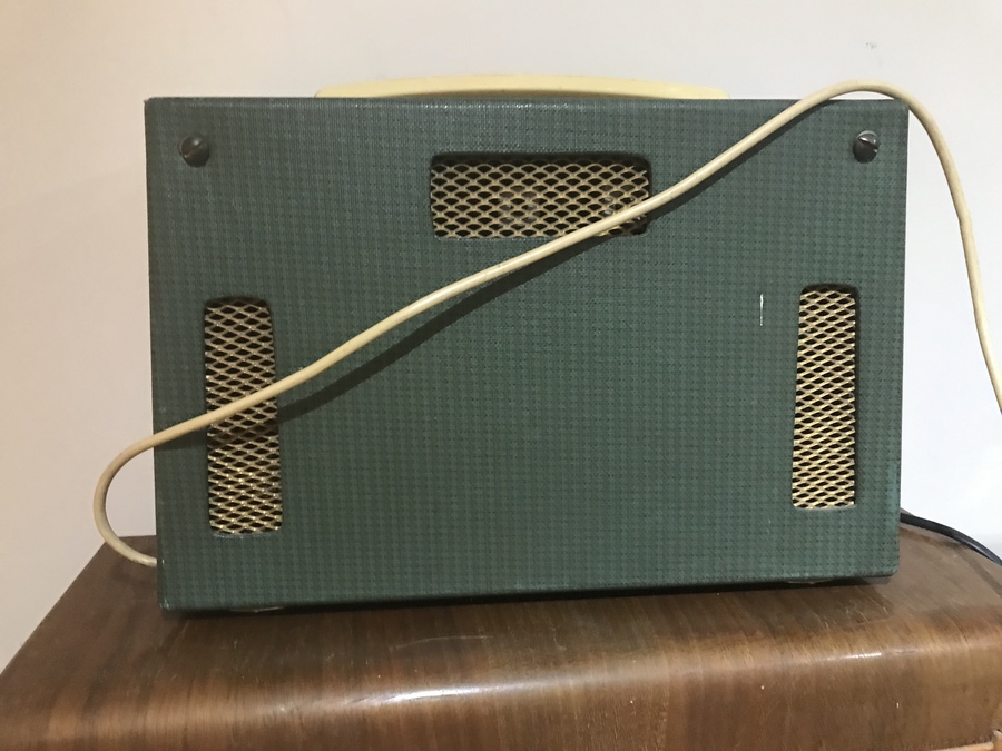 Antique 50’s portable valve radio 