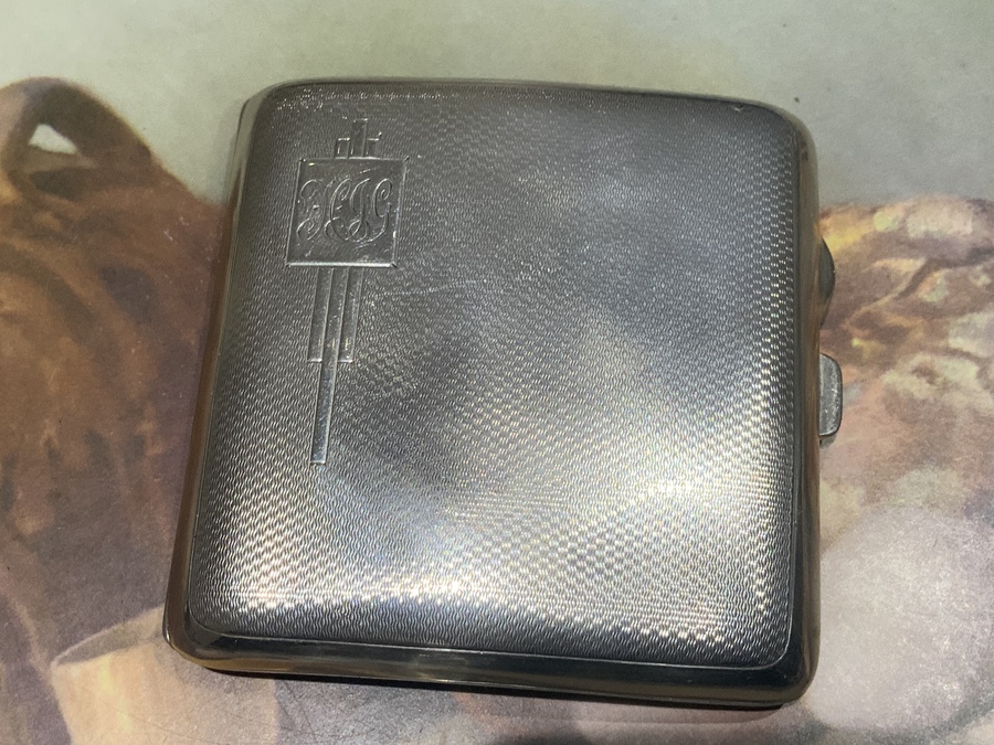 Antique Gentleman’s solid silver cigarette case