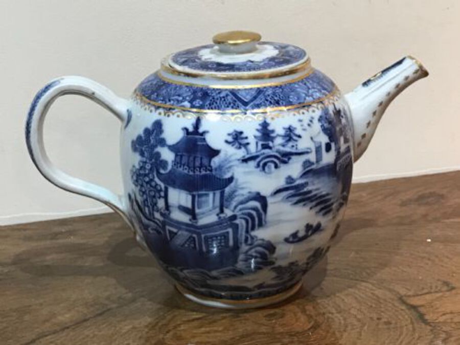 Antique Chinese exports teapot 1760’s