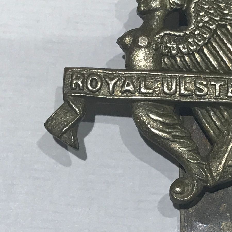 Antique Royal Ulster Rifles rare paratroopers cap badge 2WW