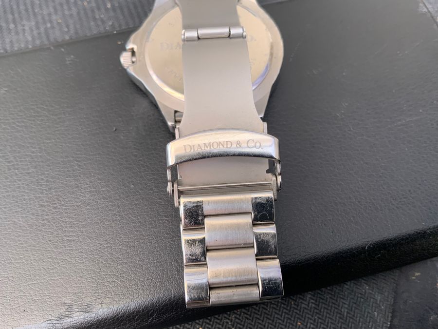 Antique Diamond Watch Company mans stainless steel bracelet wristwatch