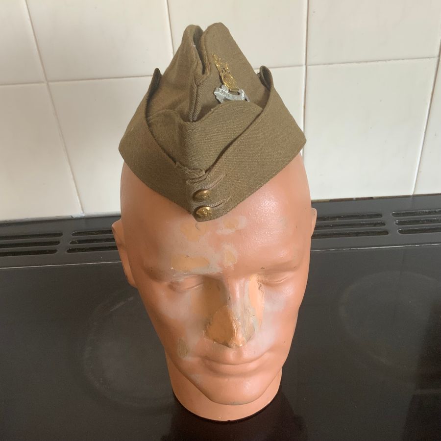 Antique British Army Soldiers cap & Badge | ANTIQUES.CO.UK