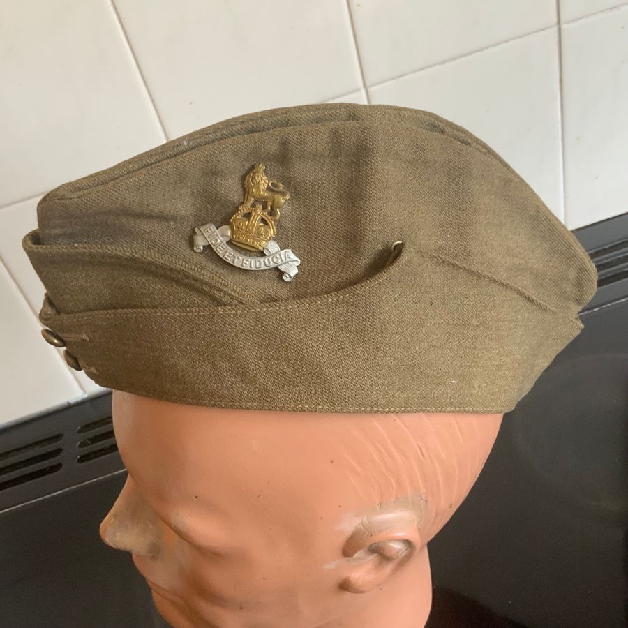 Antique British Army Soldiers cap & Badge