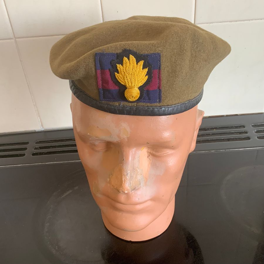 British Army Soldiers Cap & Badge