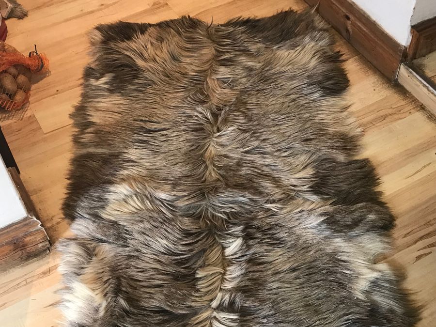 Antique Natural World luxurious fur fireside Rug