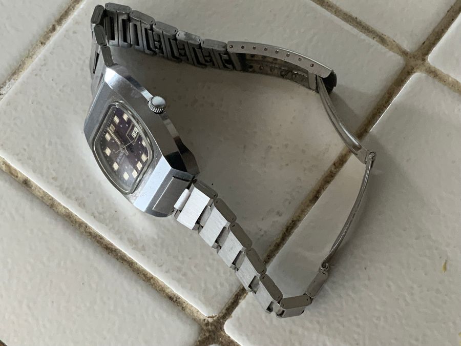 Antique Seconda mans vintage wristwatch 