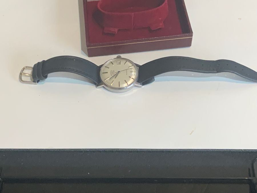 Antique Mans auto wristwatch 