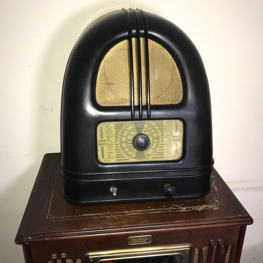 Art Deco radio