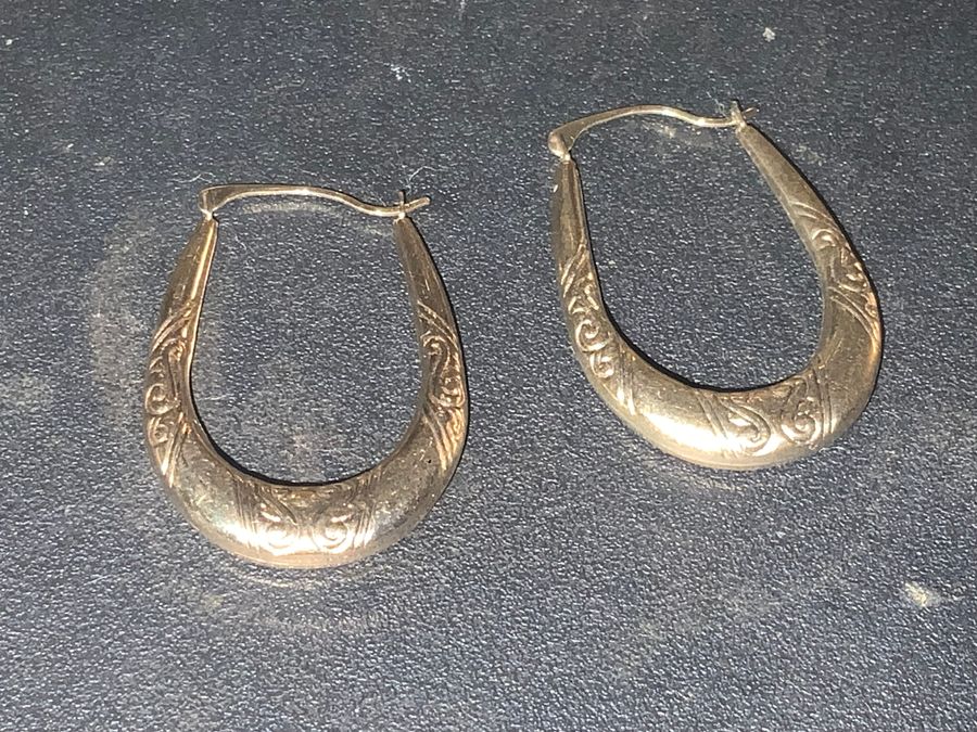 Antique Gold Ladies earrings 
